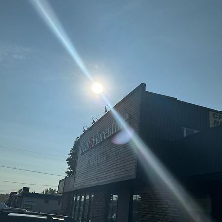 Motel Complexe Dix80 Mont-Laurier Exterior foto