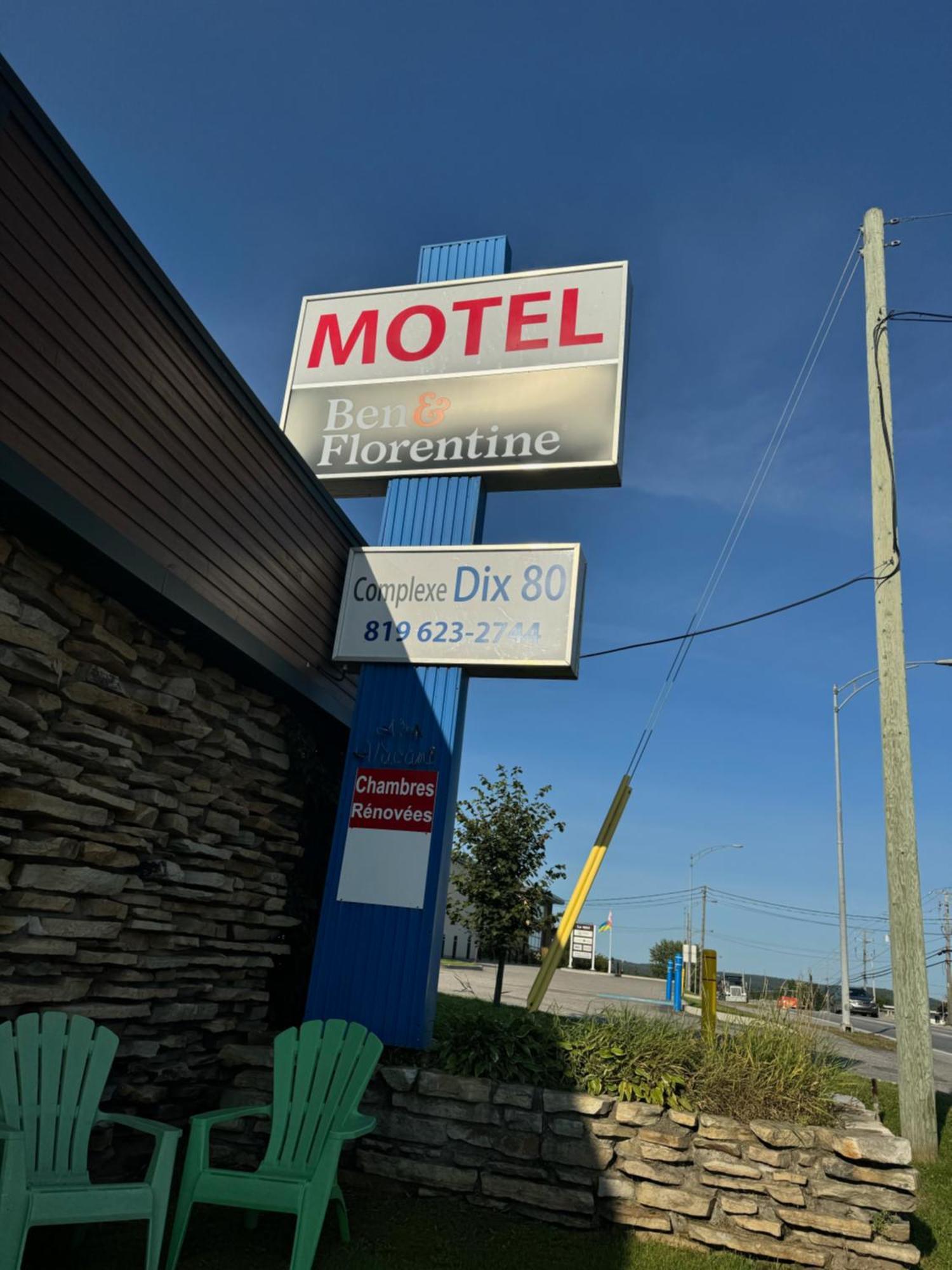 Motel Complexe Dix80 Mont-Laurier Exterior foto